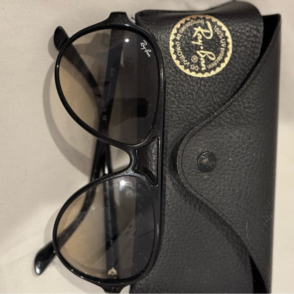 Ray-Ban Classic Black Sunglasses with Leather Case